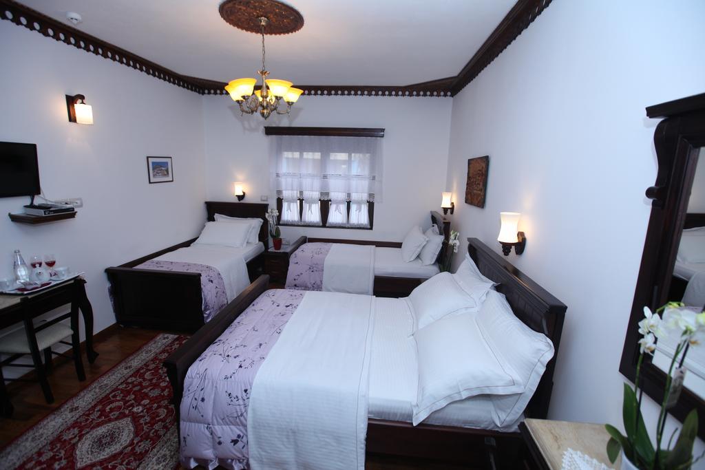 Antipatrea Hotel Berat Exterior foto