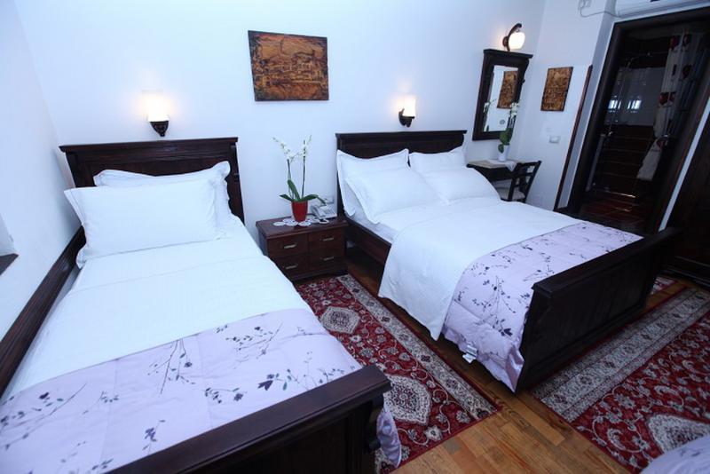 Antipatrea Hotel Berat Exterior foto