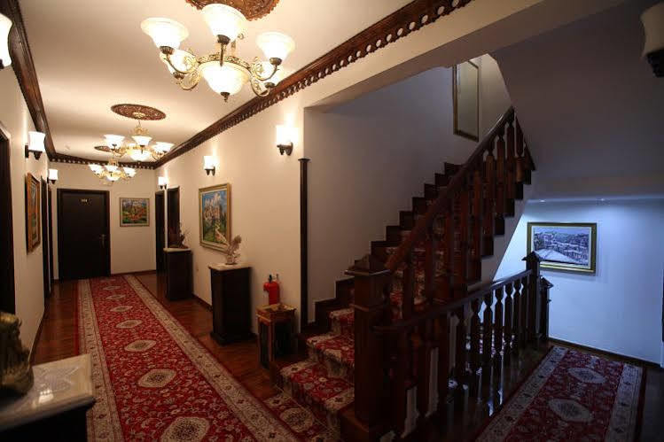 Antipatrea Hotel Berat Exterior foto